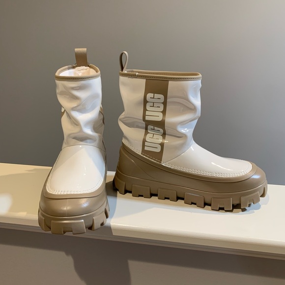 NEW UGG Women’s Classic Brellah Mini Boot - Picture 8 of 9